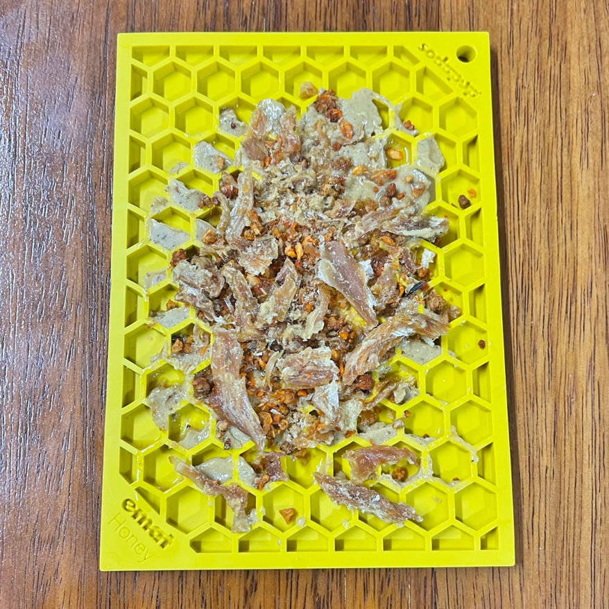 Honeycomb Design Emat Enrichment Lick Mat - Marmalade