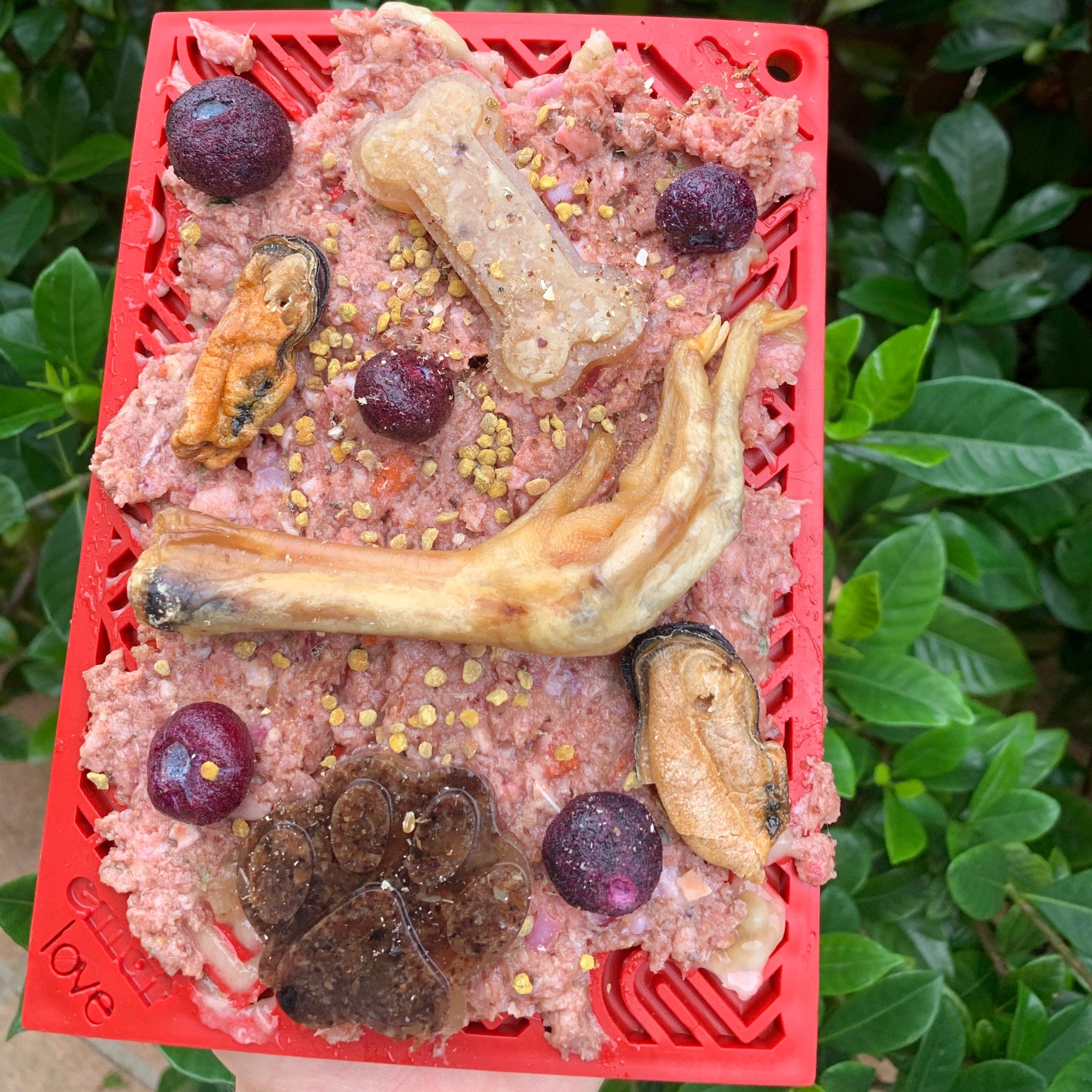 Heart eMat Enrichment Lick Mat-Slow Feeder-Rover Pet Products